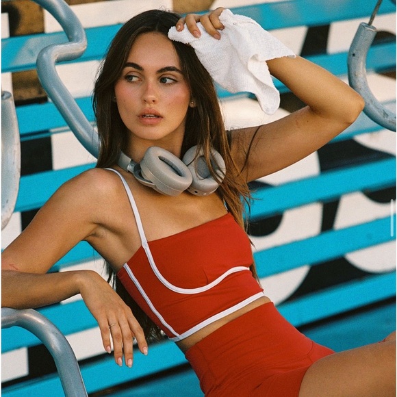 ALO Yoga Tops - Alo airbrush streamlined tank